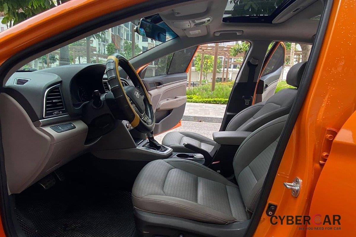 Nội thất Hyundai Elantra 2016.