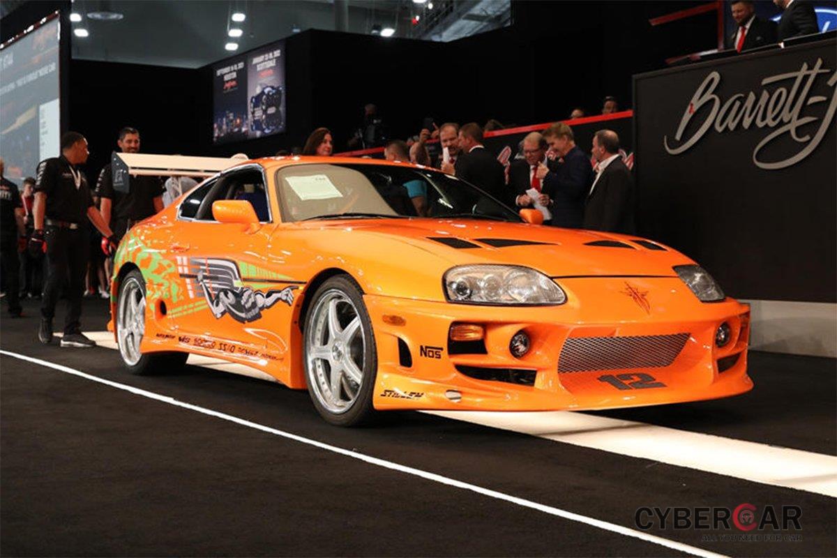 Chiếc xe 10 giây của Paul Walker được bán đấu giá lên tới 550.000 USD.