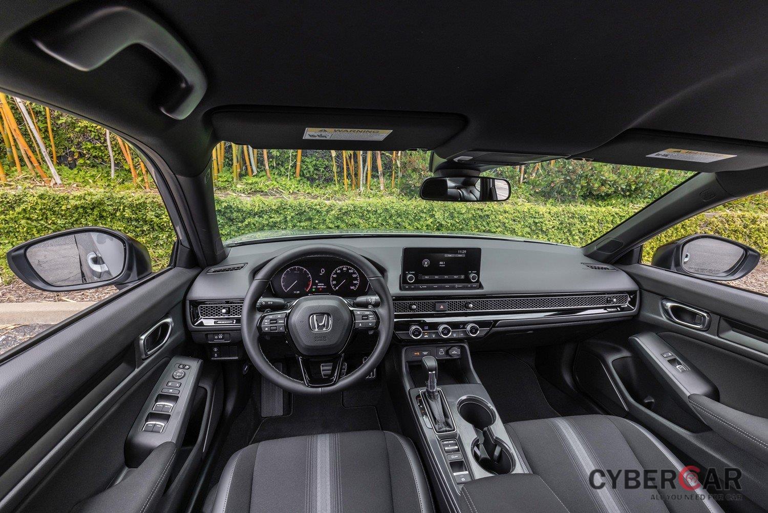 Honda Civic 2022 Sedan tích hợp đầy đủ công nghệ lái, tính năng an toàn hiện đại.