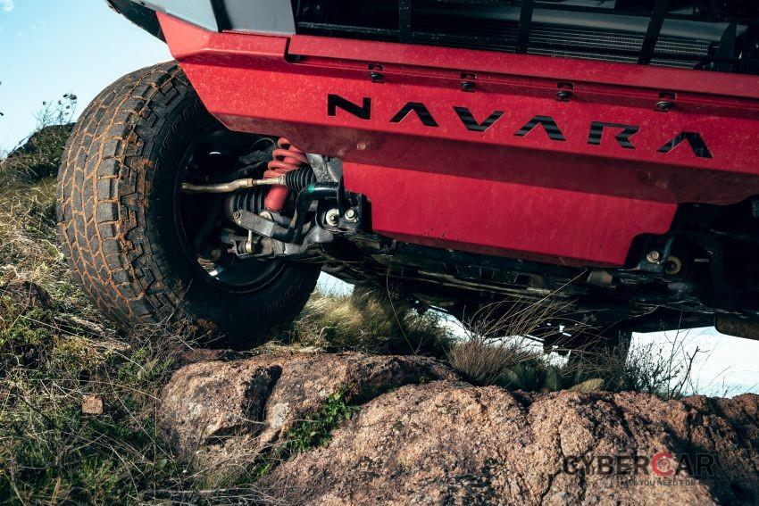 Tấm ốp bảo vệ gầm của Nissan Navara Pro-4X Warrior 2021