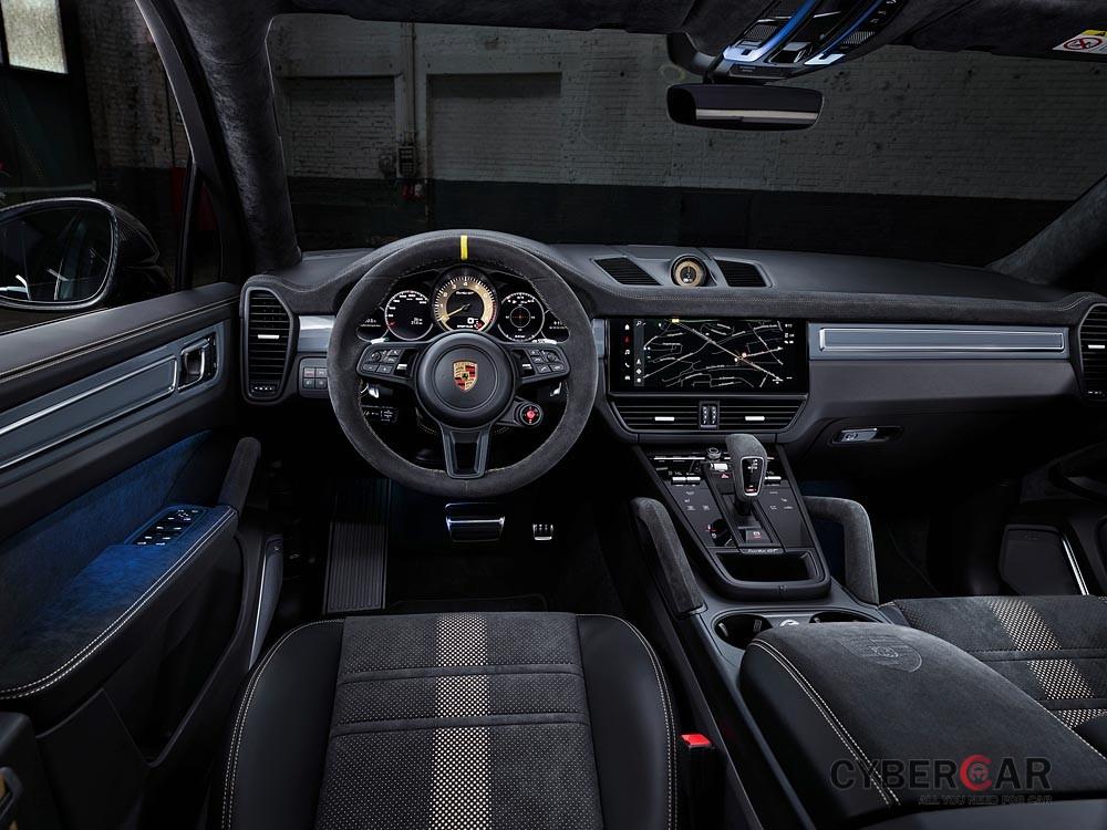 Porsche Cayenne Turbo GT còn được nâng cấp nhiều tiện nghi nội thất.