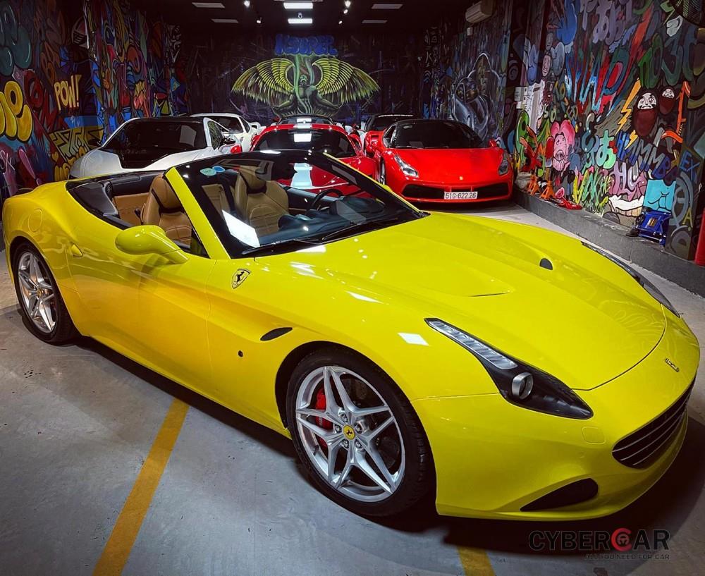 Vẻ đẹp của Ferrari California T khi mở mui