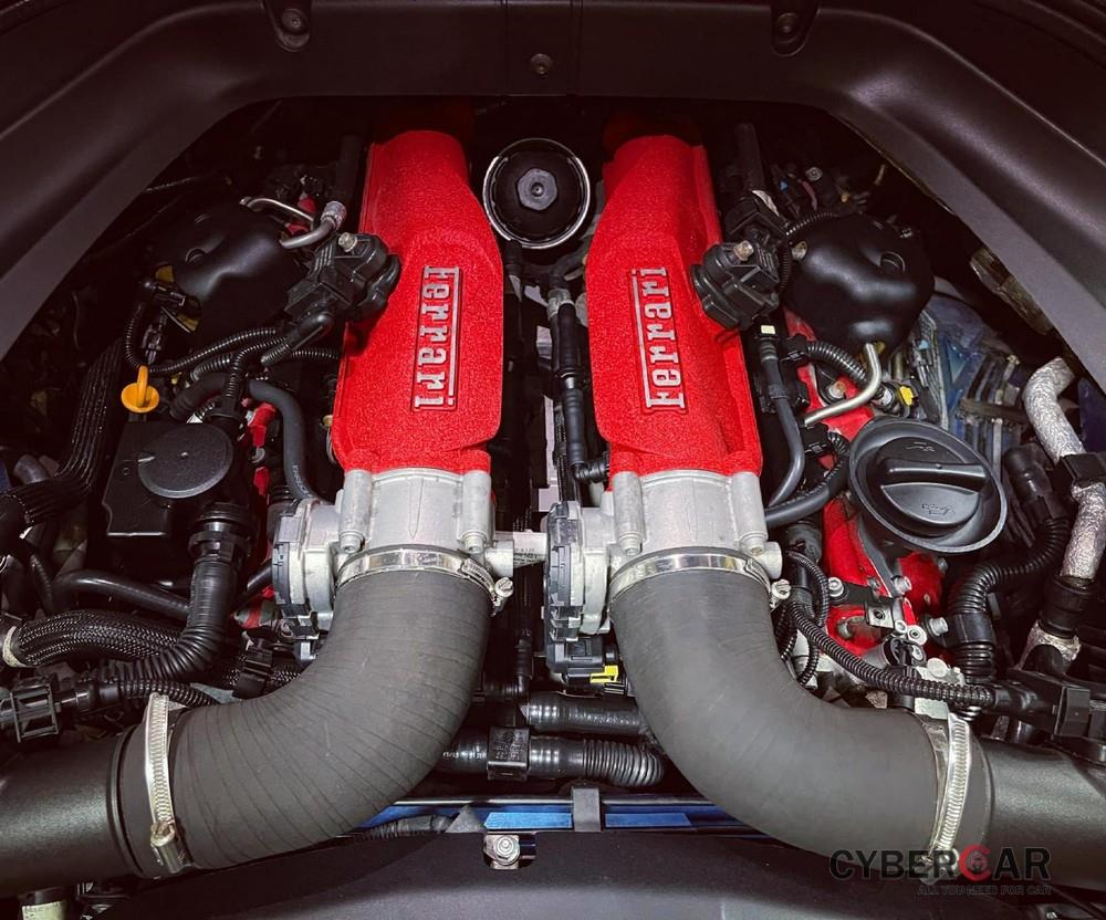 Động cơ của siêu xe mui trần Ferrari California T