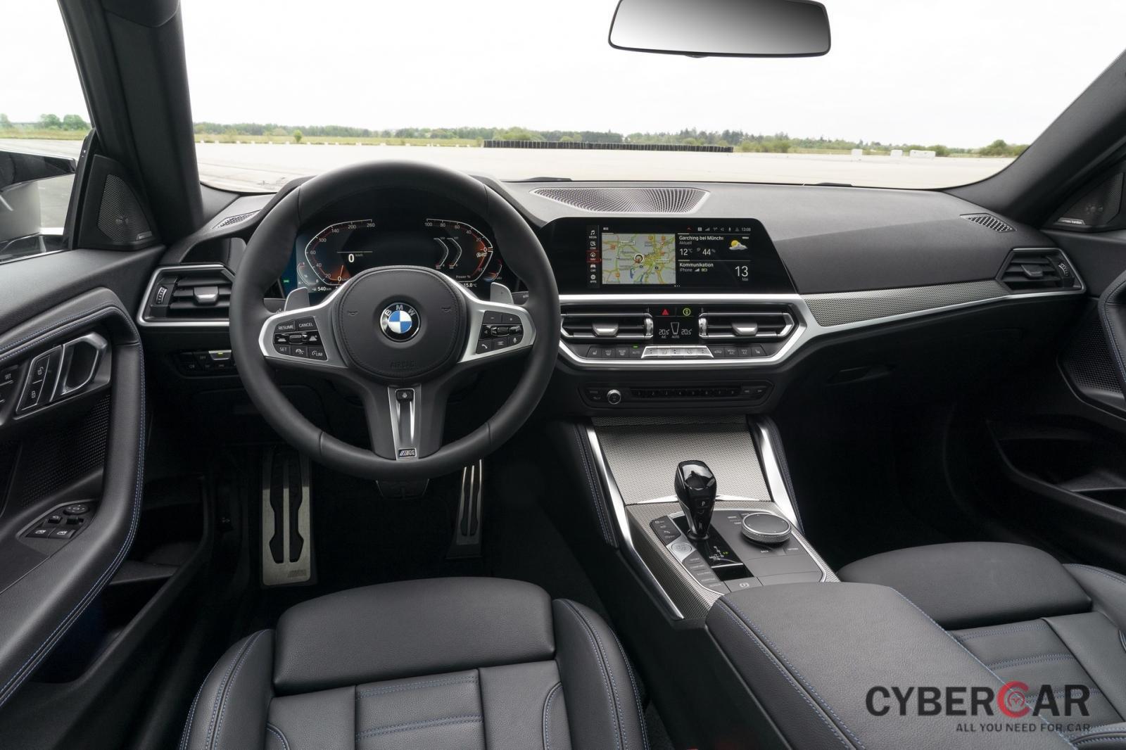 BMW 2-Series Coupe 2022 trang bị tối tân, tích hợp nhiều tính năng tiện lợi.