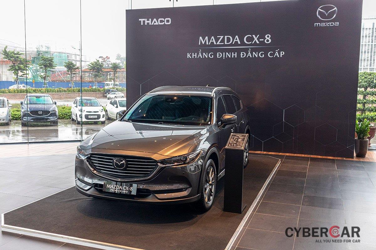 Mazda CX-8 cũng đang được ưu đãi với mức giảm 120 triệu đồng cho phiên bản Deluxe.