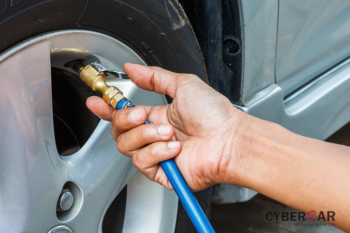 Bơm lốp xe bằng khí Nito không đem lại hiệu quả rõ rệt so với bơm bằng khí thông thường.