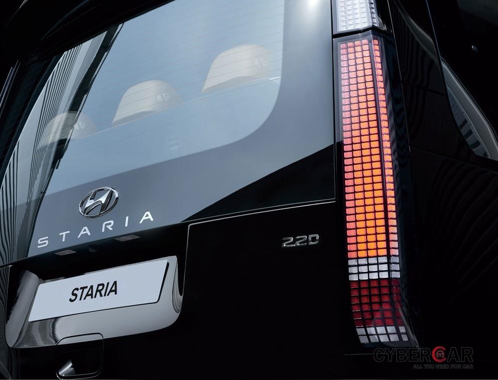 Cụm đèn hậu Parametric Pixel của Hyundai Staria 2021