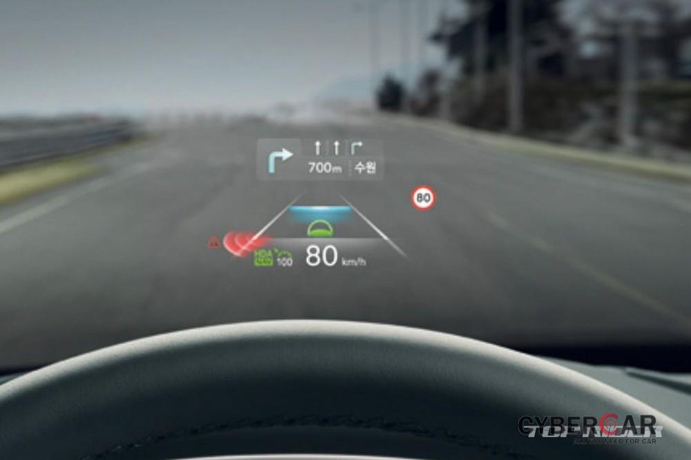 Genesis GV80 2022 được trang bị màn hình hiển thị thông tin kính lái