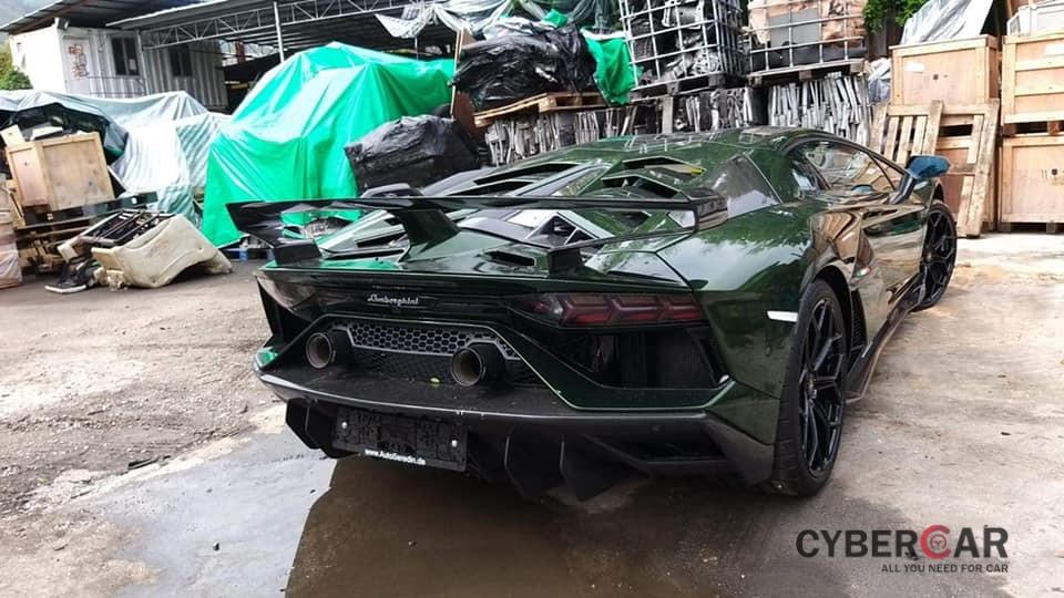 Chiếc Lamborghini Aventador SVJ này có màu Verde Ermes