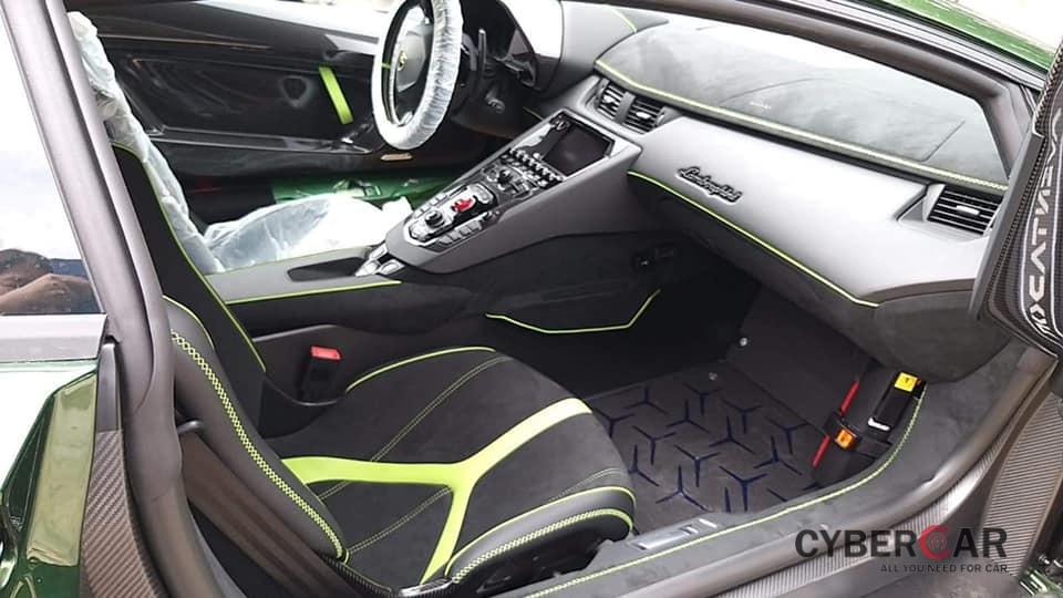 Nội thất siêu xe giới hạn Lamborghini Aventador LP770-4 SVJ của đại gia lan đột biến
