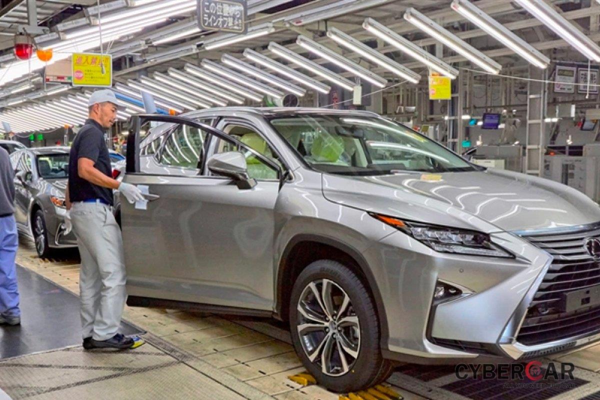 Toyota tạm dừng sản xuất xe Lexus và Land Cruiser từ 3/8.