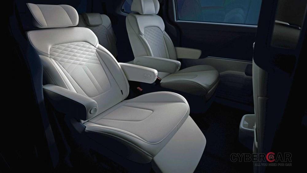 2 ghế thương gia ở hàng ghế giữa của Hyundai Custo 2021