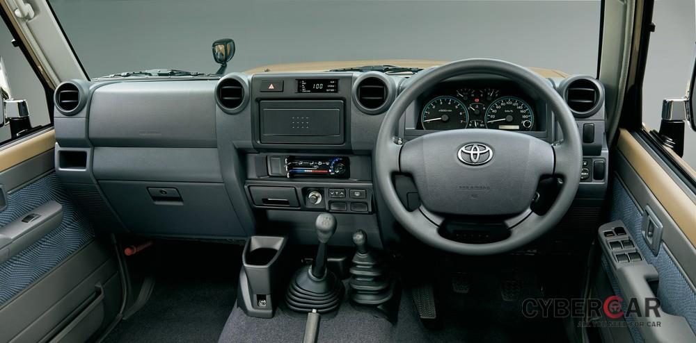 Nội thất xe Toyota Land Cruiser