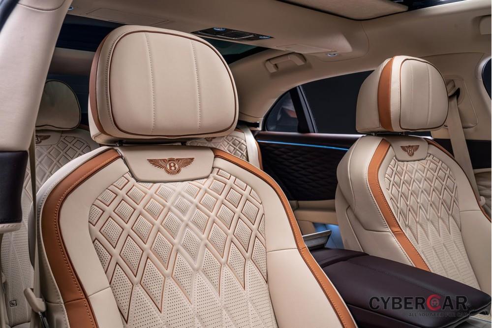 Ghế bọc da sang trọng của Bentley Flying Spur Hybrid Odyssean Edition 2022