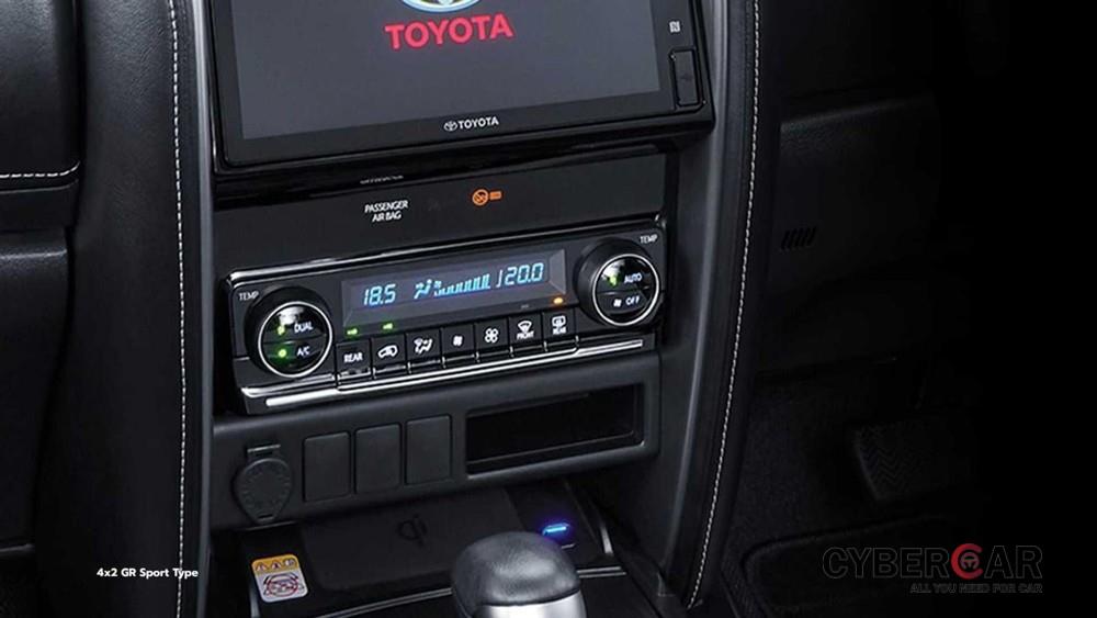 Toyota Fortuner GR Sport 2022 dùng điều hòa tự động 2 vùng