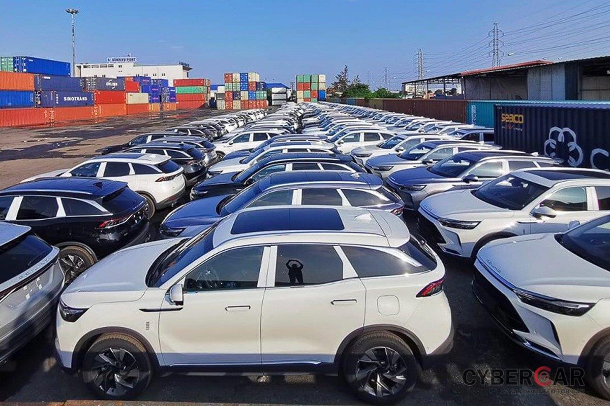 Việt Nam chi hơn 2 tỷ USD nhập khẩu ô tô, xe Trung Quốc vẫn chiếm ưu thế.