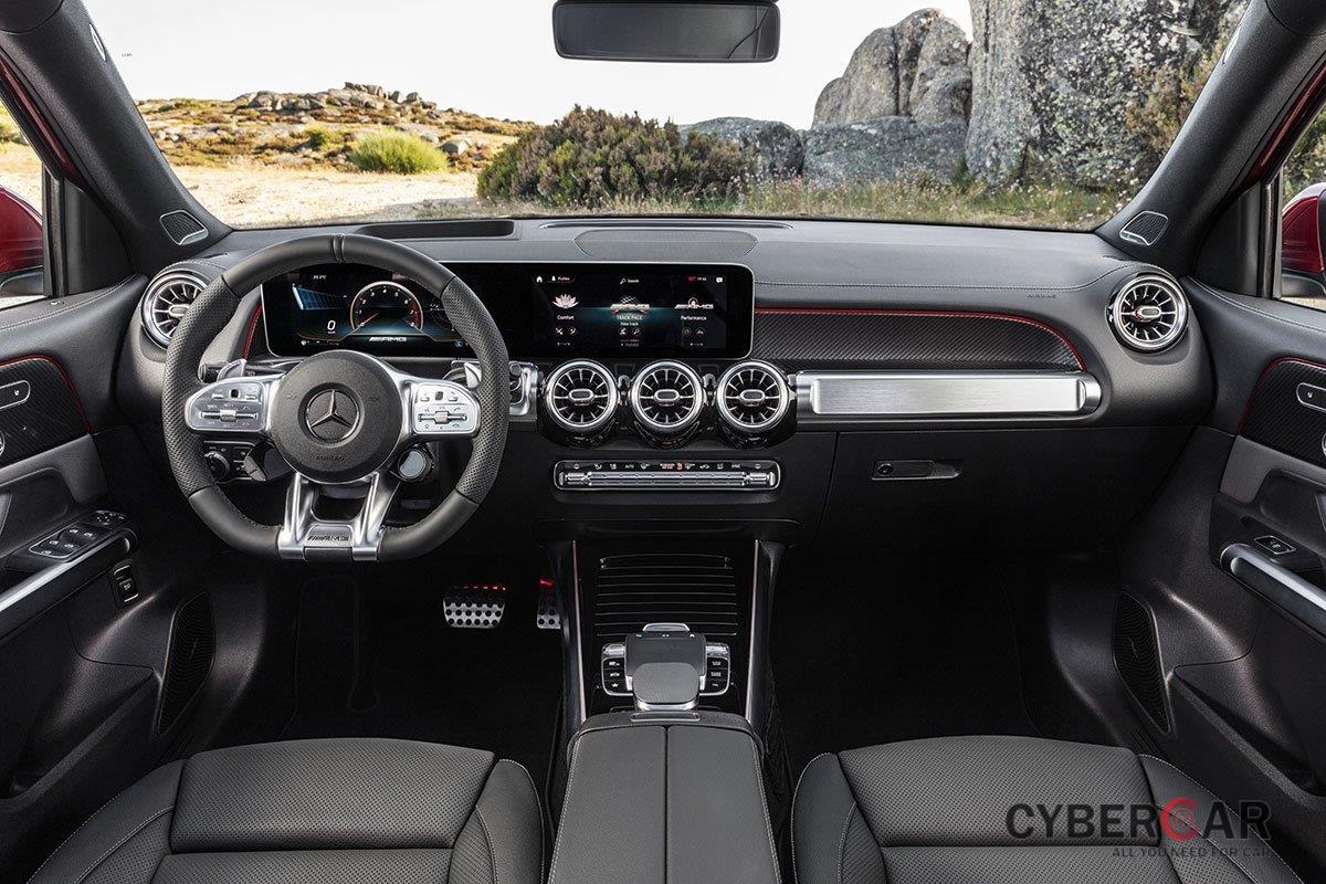 Khoang nội thất Mercedes-Benz GLB 35 4Matic 2021 gây ấn tượng.