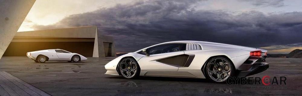 Lamborghini Countach 2022 nhìn bên sườn