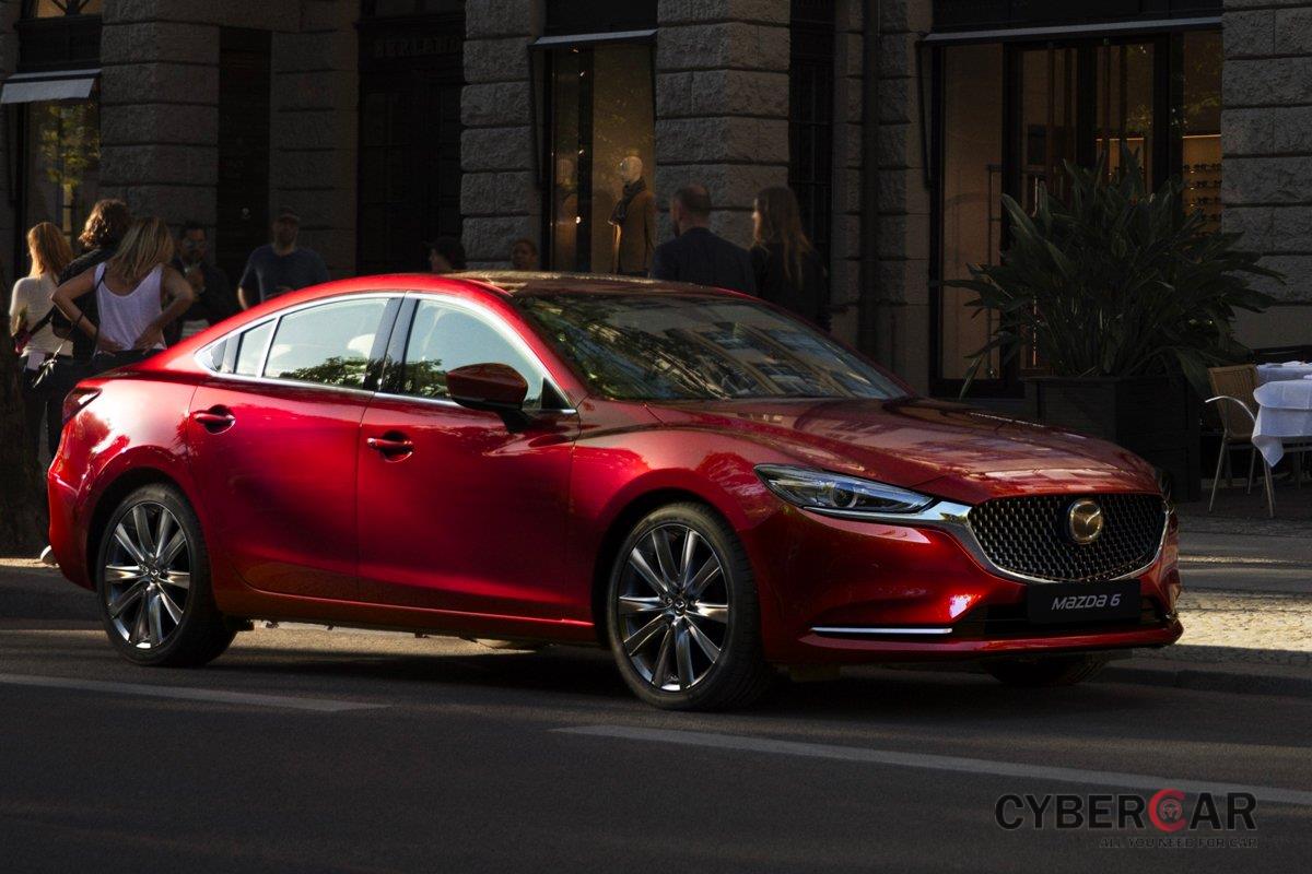 Mazda6 2021 có mức ưu đãi 49 triệu đồng.