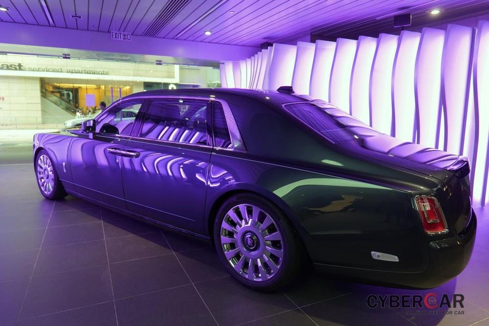 Rolls-Royce Phantom Tempus có màu sơn vô cùng thú vị