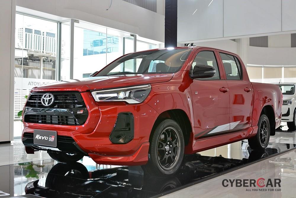 Toyota Hilux GR Sport 2021 bản gầm thấp