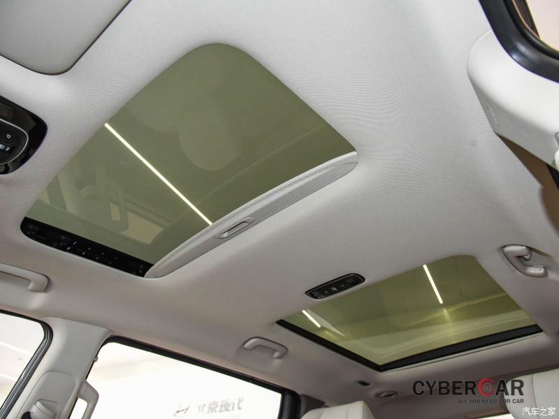 Cửa sổ trời của Hyundai Custo 2021