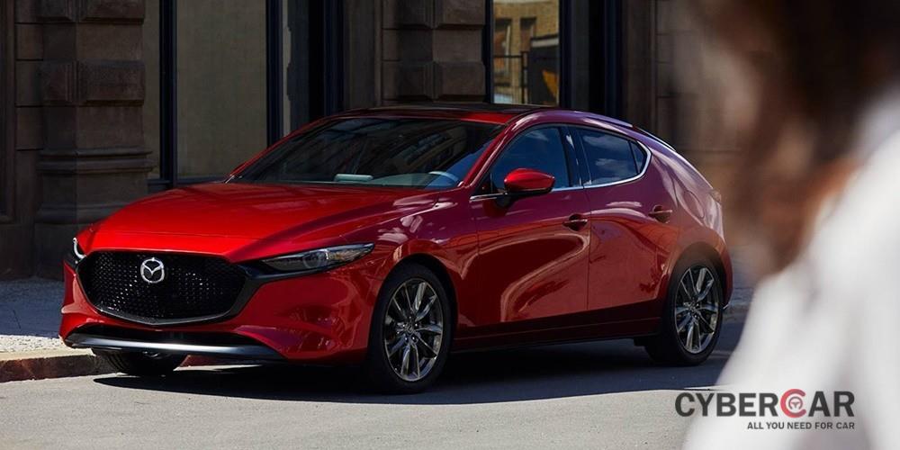 Mazda3 nổi bật với vẻ ngoài bóng bẩy, thời trang và hiện đại