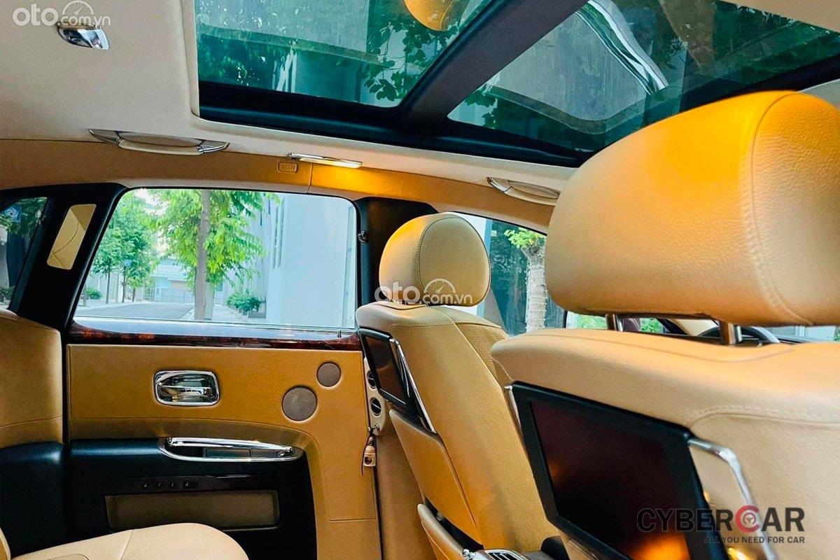 Rolls-Royce Ghost sở hữu các chi tiết nội thất sang trọng